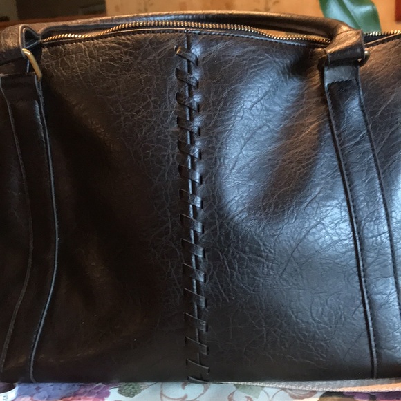 NWOT MID SIZE BLACK BAG WITH GUITAR STRAP ALL NEW - Picture 6 of 17